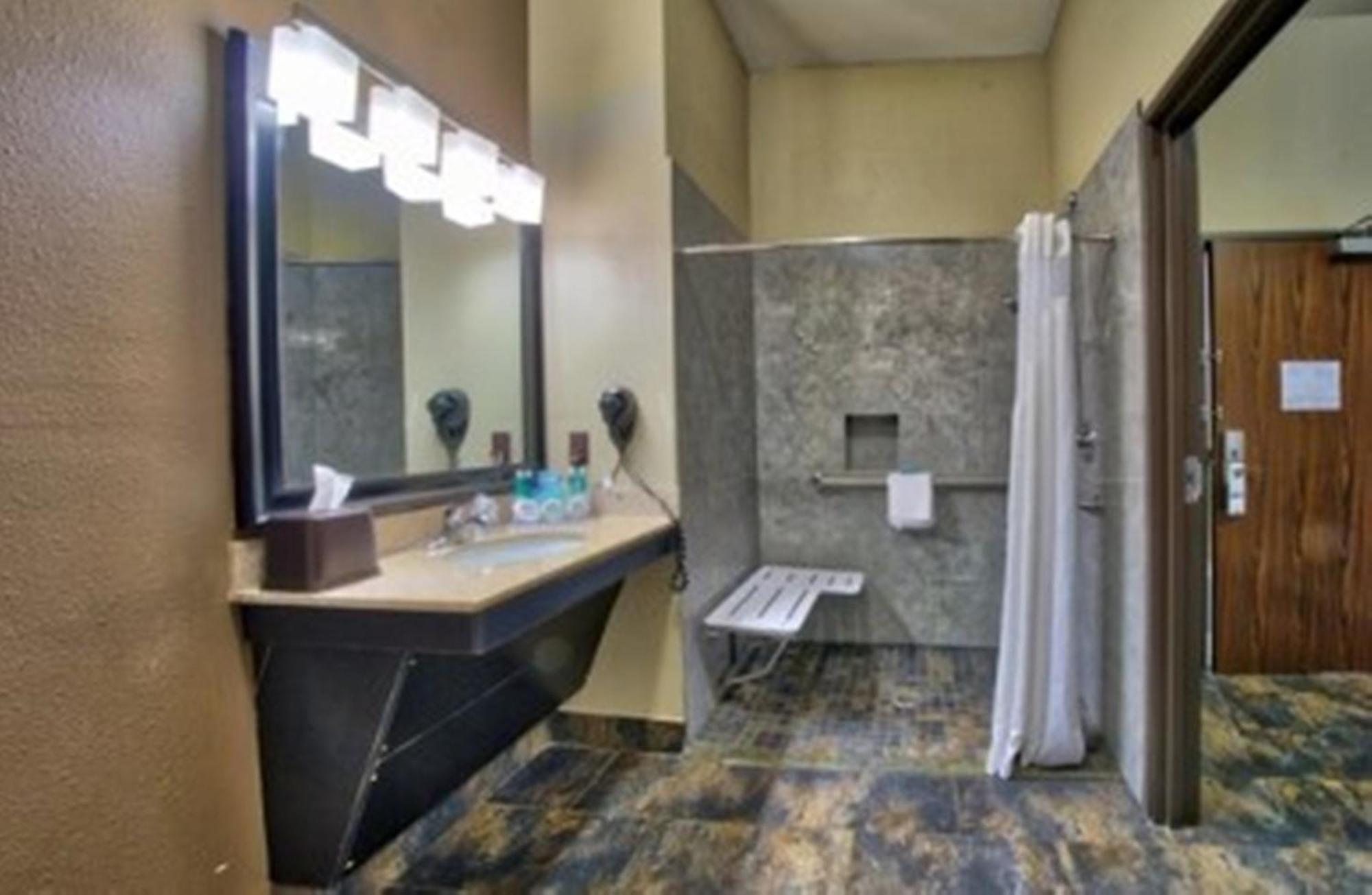 Holiday Inn Express And Suites Lubbock South By Ihg מראה חיצוני תמונה